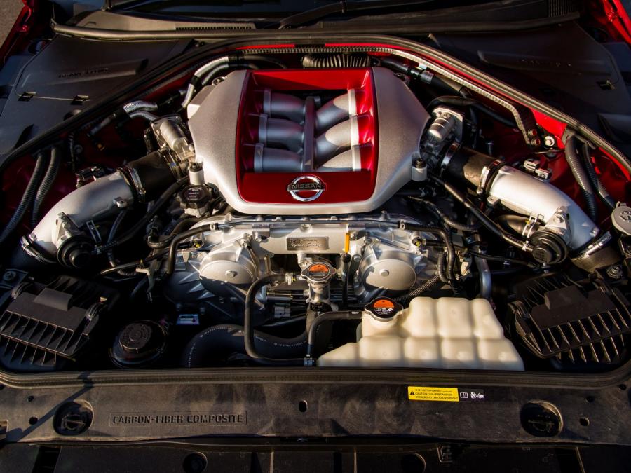  Nissan GT-R 2013 года  (JP) (фото 5 из 16)